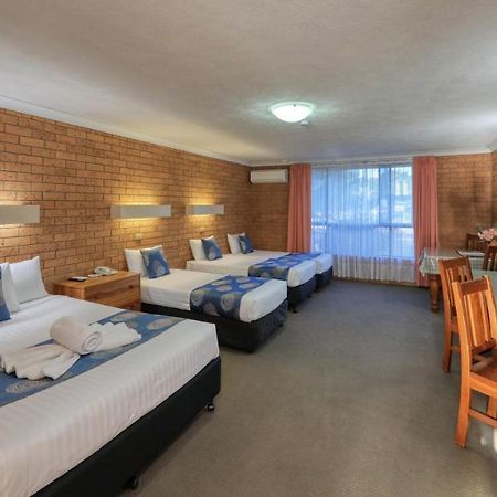 James Street Motor Inn Тувумба Экстерьер фото