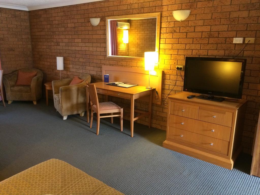 James Street Motor Inn Тувумба Номер фото