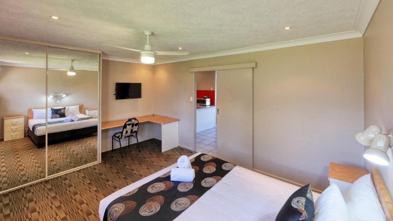 James Street Motor Inn Тувумба Экстерьер фото
