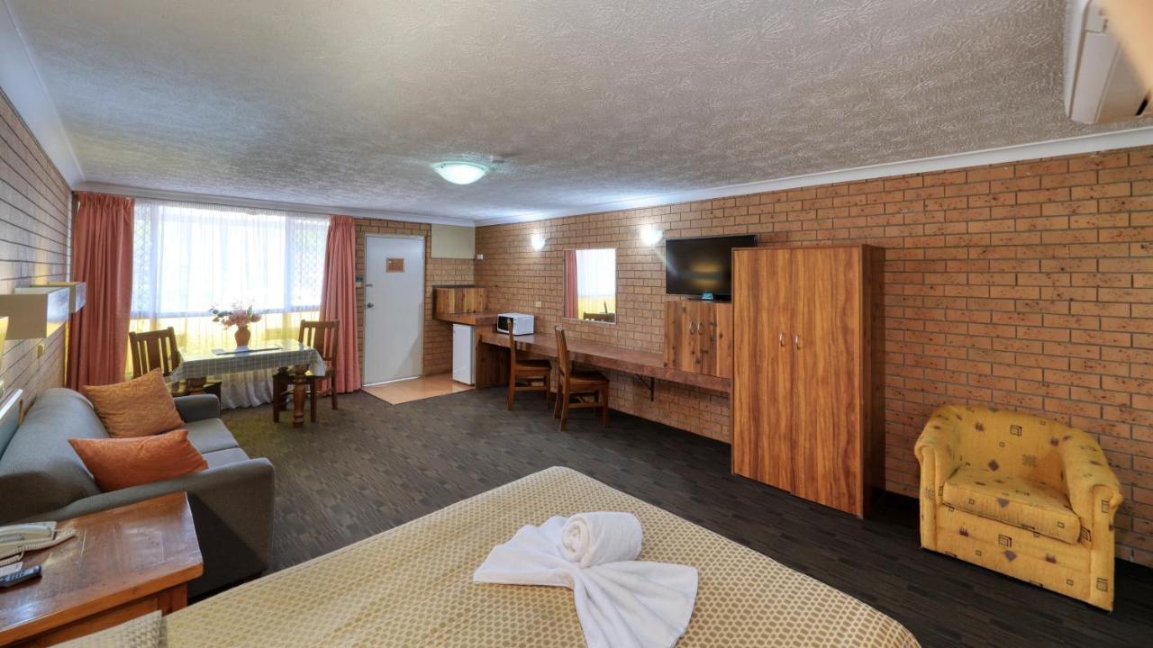 James Street Motor Inn Тувумба Экстерьер фото