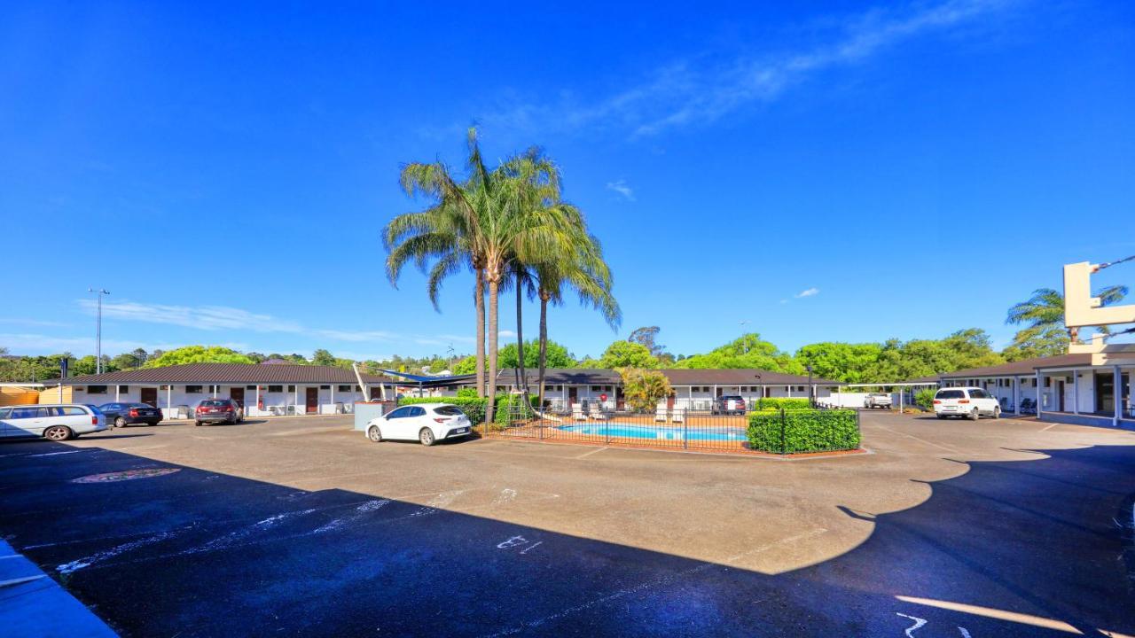 James Street Motor Inn Тувумба Экстерьер фото