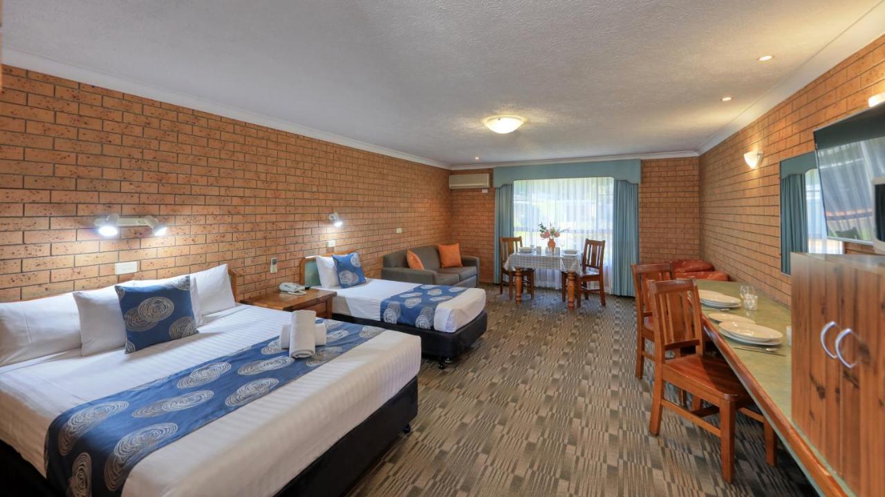 James Street Motor Inn Тувумба Экстерьер фото
