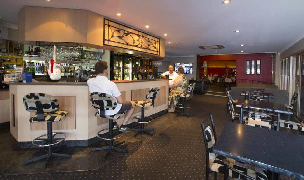 James Street Motor Inn Тувумба Экстерьер фото